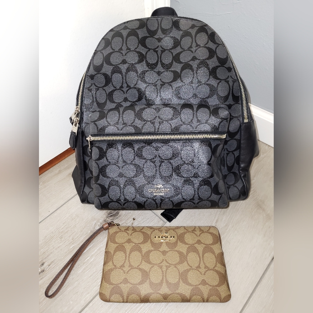 🏇Coach Medium Black Leather Monogram Print Backpack/Tan Coach Wristlet Combo